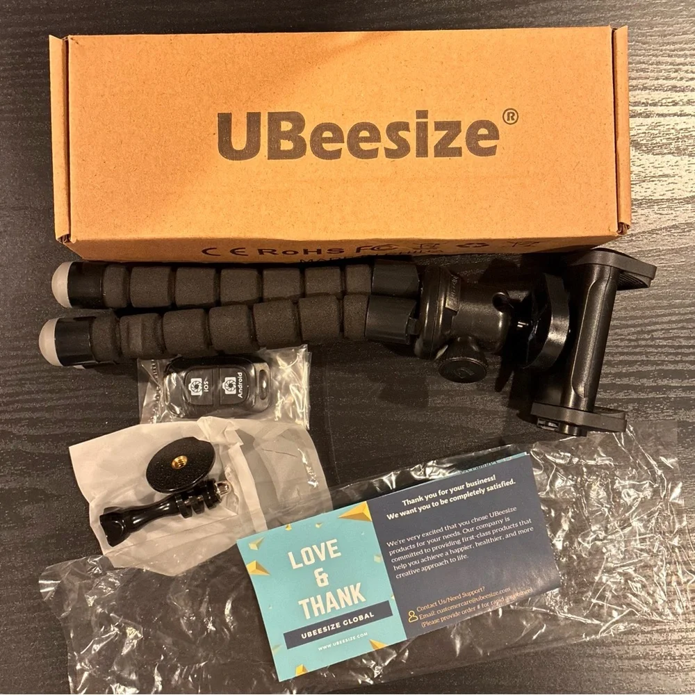 TRIPOD New in Box for phones & cameras By UBEESIZE GLOBAL